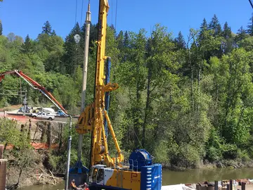 BG 55 Bauer drilling rig on a BS 115 base carrier